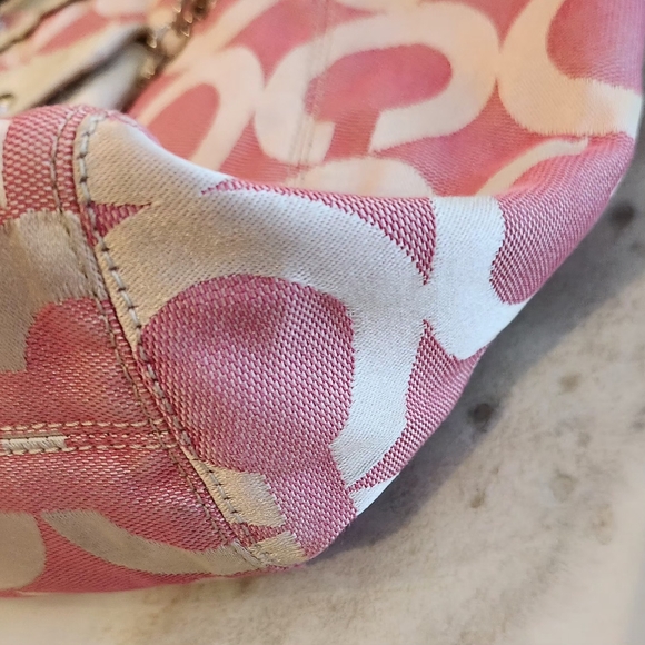 Coach Madison Op Art Shoulder bag. GORGEOUS flirty Barbie pink and white - Picture 15 of 16